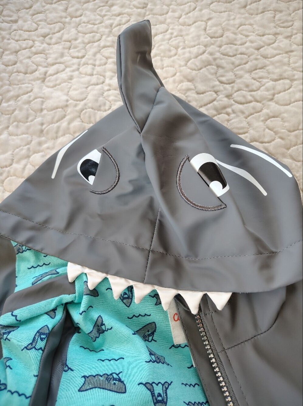 Cat & Jack Teal Shark-Print Tee Size 3. - Picture 8 of 11